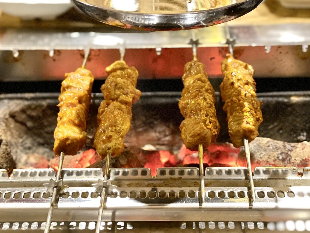 阿里香ページ 炭火羊肉串 阿里香 新宿店（新宿/中華料理） - 楽天ぐるなび