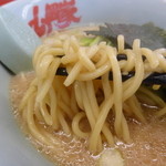 山岡家 - 醤油ラーメン（豚骨醤油です）　￥５９０