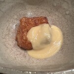 茜坂大沼 - 桜海老の揚げ豆腐、熱々を。桜海老の香ばしさが口いっぱいに広がります。