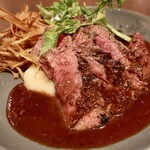 Meat＆Wine 肉酒場サルーテ - 葡萄牛スパイスグリル〜レーズンと赤ワインのソース〜