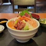 港食堂 - 料理写真:海鮮丼