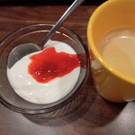 ジョナサン - ヨーグルト、コーヒー