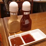 とんかつマ・メゾン - ドレッシングとソース