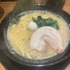 横浜家系ラーメン春吉家 天神三丁目店