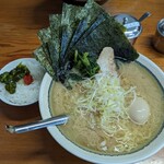 カマリヤ 大将 - ラーメン（中）＋味付玉子＋のり増＋小ライス