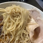 246952342 - 麺は細麺でつるしこ食感です。