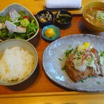 Watasu Nihombashi - 八幡平ポーク肩ロースのソテー和風柚子おろしソースの定食ランチ