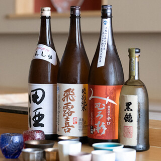 The sake goes perfectly with sushi. It is carefully selected by the owner for each season.