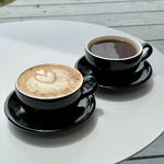 COFFEE LANTERN - ドリンク写真:今日もテラスでカルダモンラテ♡