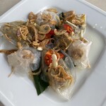 Cargo Club - 料理写真:ホワイトローズ95,000ドン(584円)