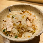 炭火割烹 麻布龍土町 - 鮭といくらの土鍋ごはん