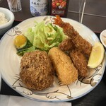 猫丸食堂 - ミックスフライ定食（メンチ、エビ、クリームコロッケ、鮭）