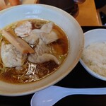 中華そば 弥太郎 - ワンタン麺900円+半ライス130円