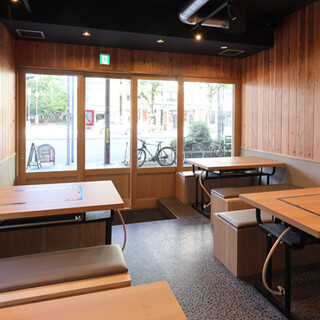 Opening hours are long. Enjoy a fun monja party in an open atmosphere.