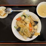 Shian Tou Shou Men Shu Rou - 中華丼 850円
                        2024年5月16日