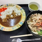 Pia Hausu Rokkou - カレーセット、肉うどんチョイス