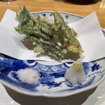 都路本 - ヒラメと山菜の天ぷら