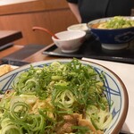 丸亀製麺 - ネギ！揚玉　生姜トッピング！あといりごまを！
