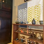 あなごめしうえの - 待合スペース