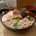 Tameike Toritama - 上酉玉丼