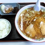 中華そば志のぶ支店 越路店 - 中華そば（大）に半ライスセット：700円