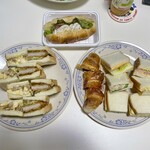 Michinoeki Kisaradu Umakutano Sato - 我が家の晩ごはん。右皿の左がブルーベリークロワッサン