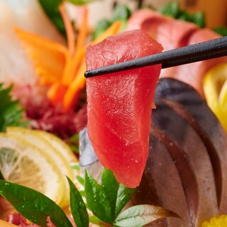 Fresh! Enjoy a luxurious moment with the finest sashimi