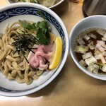 Chuukasoba Yoshikawa - 超極太手もみ麺淡麗煮干し　990円
