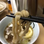 中華そば よしかわ - 麺リフト