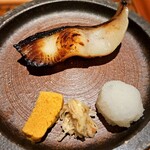 Rintarou - 銀鱈って何でこんなに美味しいんでしょうか?脂が乗ったプリプリの身に大根おろしをのせて頂きます！ご飯が進む進む(*´▽｀)