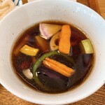 teuchiudommatsuna - 【2024年03月】野菜鳥肉汁うどん並＠950円、つけ汁。野菜たっぷりです。