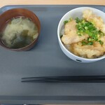 肉の匠 どんぶり舎 - 豚天丼・ニンニク味 (580円)