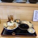 ゆでた亭うどん太郎 - タルタルとり天丼セット　もりうどん