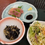 Sanzokuya - 小鉢にサラダに副菜の地鶏のたたきまで