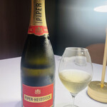 MOSS CROSS TOKYO - シャンパンで乾杯