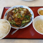 満洲園 - 牛バラ肉と白菜煮込みセット2024.04.17