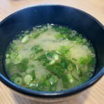 魚屋路 - 平日無料の味噌汁