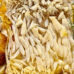 渡辺料理店 - このパリパリに立った鱗が堪らない　グヂは鱗ですｗ