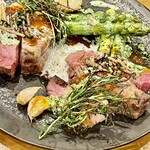 渡辺料理店 - 分厚くカットしたフランスバスクのビゴール豚肩ロースはボリューム満点