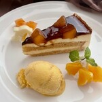 カフェ＆レストラン ドルフィン - 林檎のシブースト