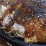 Yakiyakiya Urotanke - ・肉玉そばダブル　玉子感の強い表面