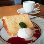 アル・パッソ - シフォンケーキ苺ソース