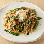 Spicy Yakisoba (stir-fried noodles) with chives
