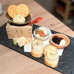 Nihonshu Genka Sakagura - ◯日本酒に合うチーズ盛り合わせ(2人前)¥760×2