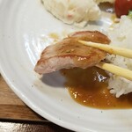 キッチン ブルー グローブ - 最後のヒレ肉ソテー