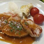 キッチン ブルー グローブ - 反対側から、醤油椛と柚子胡椒のソースはタップリ！