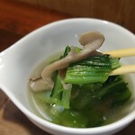 キッチン ブルー グローブ - 具沢山な、ほうれん草