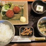 府中日本酒バルTOKUTOUSEKI - 10月9日限定　チーズ入りじゃが団子定食　720円