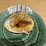 Tempura Tenkiyo - 初夏の天ぷらコース４１８０円。蛤の姿揚げ。元祖は別なお店だと思いますが、その味わいはこちらの方が上です。蛤の切り方に工夫があるのだと思いますが、ふんわりといただきました。