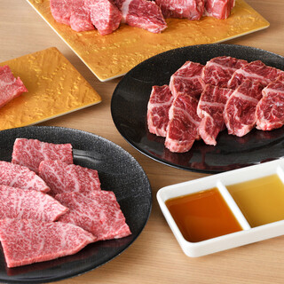 특정 브랜드를 고집하지 않고, 진하고 붉은 맛이 맛있는 고기를 제공!